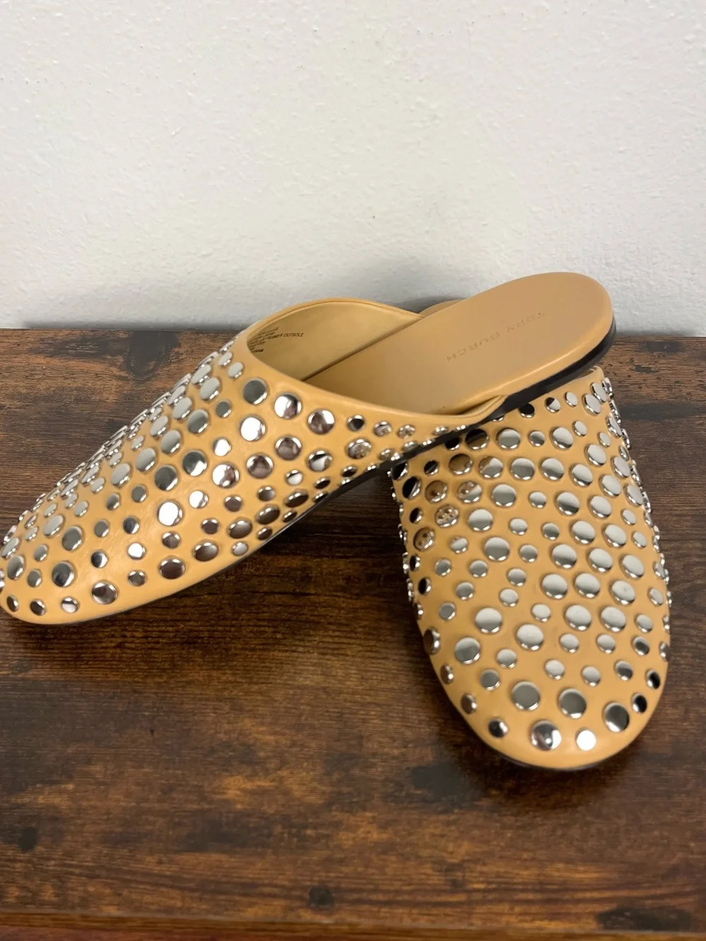 Tory Burch 8.5 Studded Embellished Beige Leather Slip-On Flat Mules